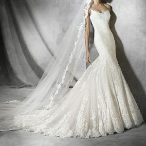 Pronovias Praciala Wedding Dress